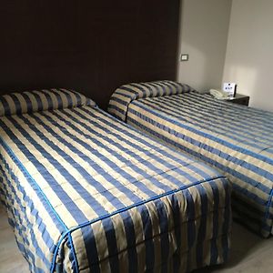 Zimmer mit zwei Einzelbetten